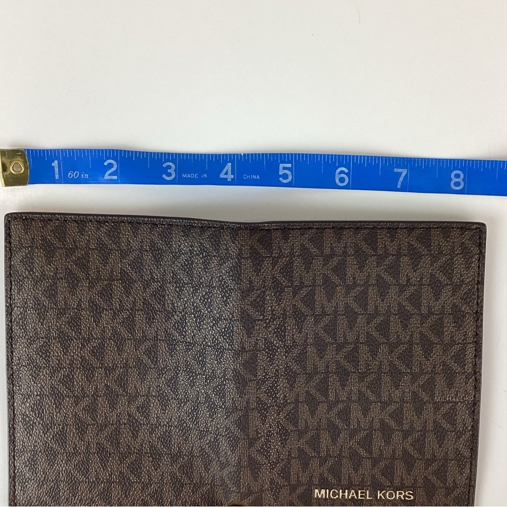 NWT Michael Kors Signature Monogram Brown Leather Jet Set Passport Wallet - Picture 9 of 9